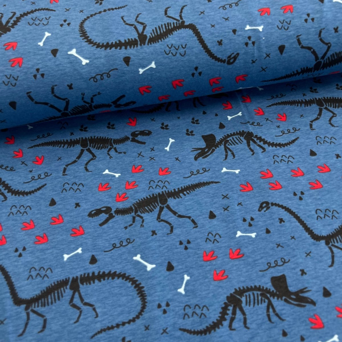 Jersey Dinoskelett blau - Motiv - in - von - StoffRoyal. - SKU: - Jersey - Dinoskelett - blau